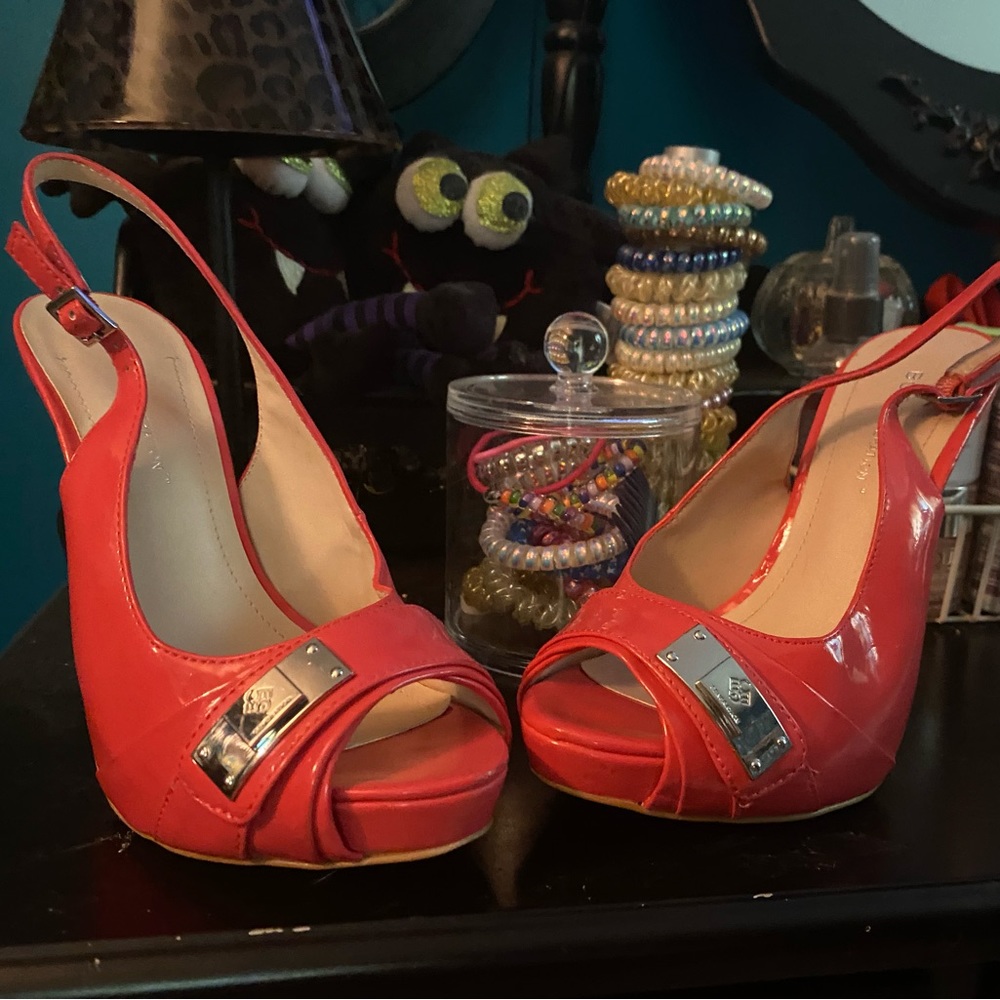 BCBG coral stilettos size 5.5